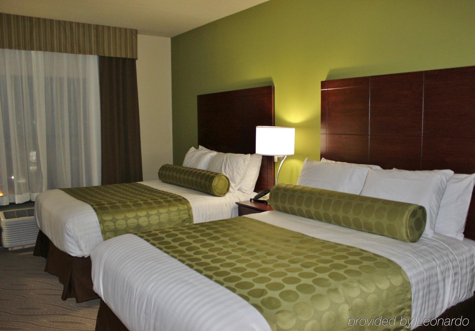 Cobblestone Inn & Suites - Marquette Bagian luar foto