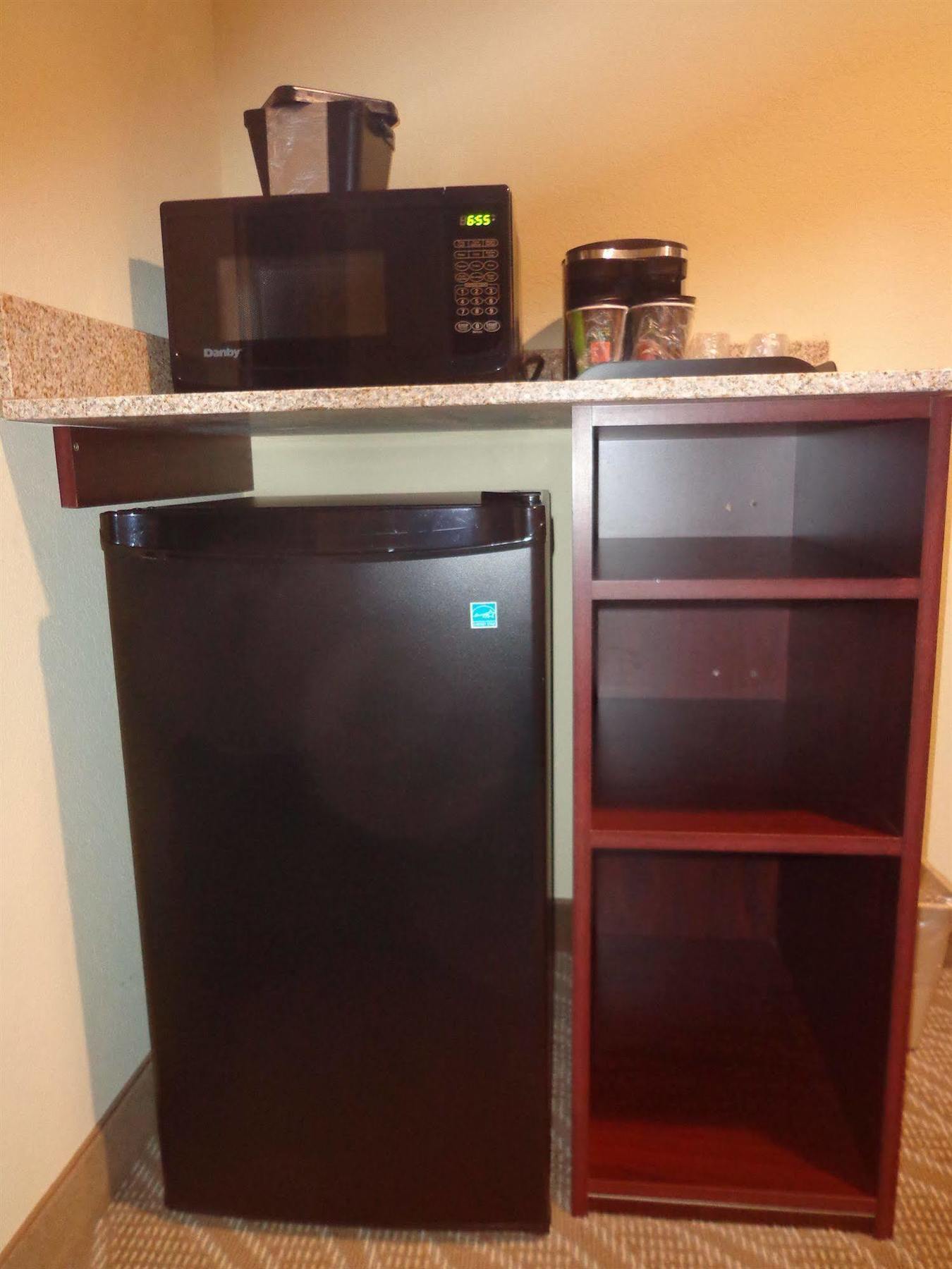 Cobblestone Inn & Suites - Marquette Bagian luar foto
