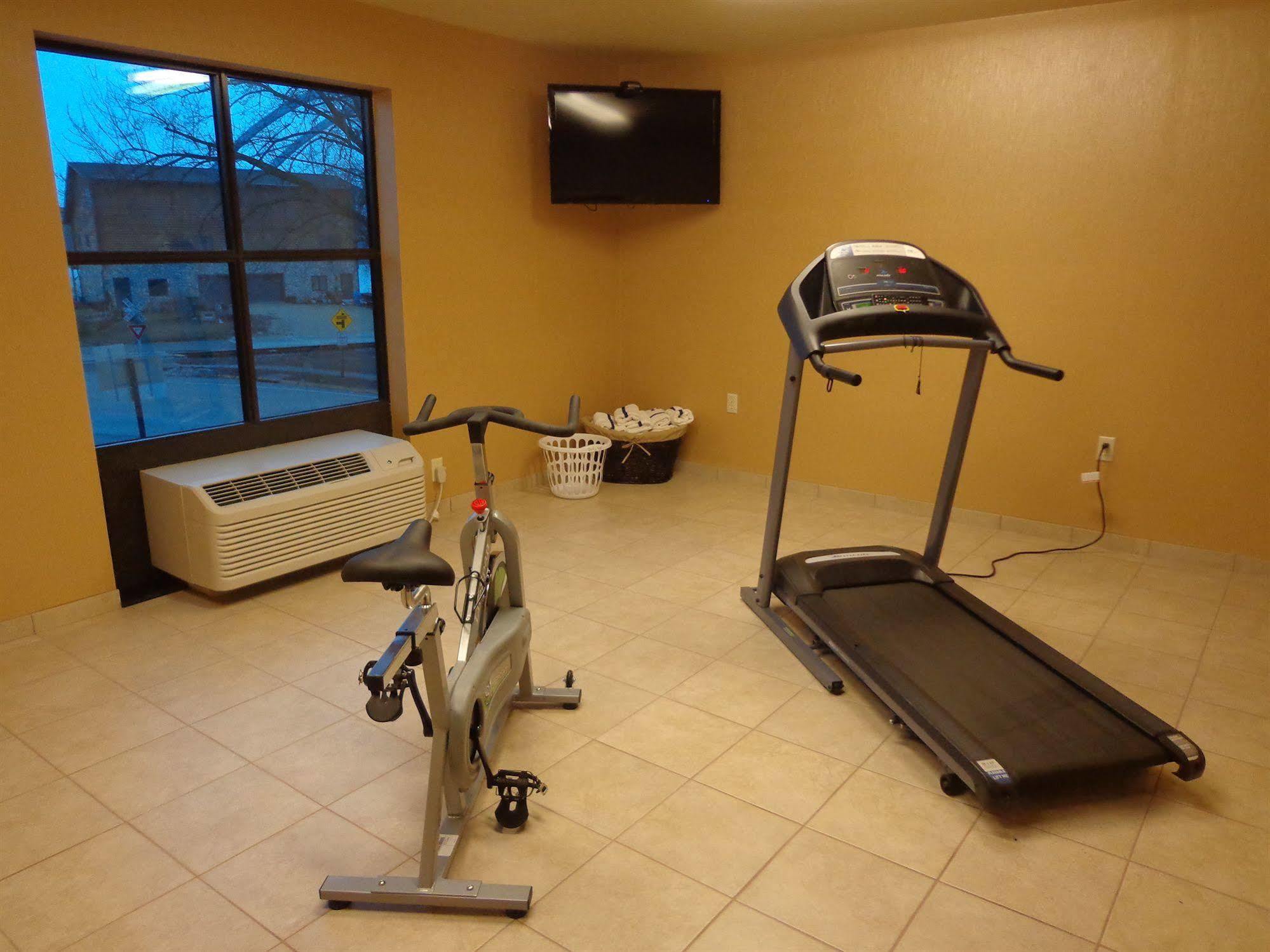 Cobblestone Inn & Suites - Marquette Bagian luar foto