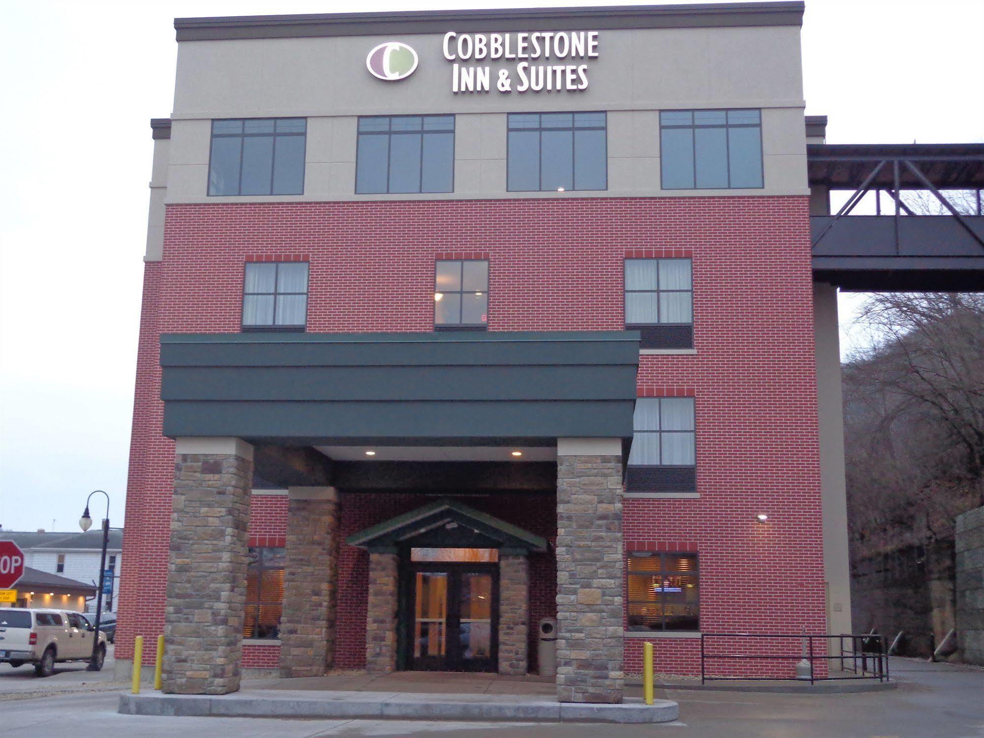 Cobblestone Inn & Suites - Marquette Bagian luar foto
